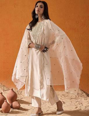 Ethnic Motifs Embroidered Straight Zari Liva Kurta with Trousers & Dupatta 1