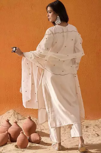 Ethnic Motifs Embroidered Straight Zari Liva Kurta with Trousers & Dupatta