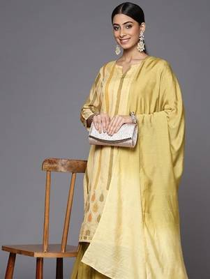 Women Printed Regular Mukaish Kurta with Sharara & With Dupatta 2