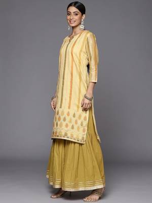 Women Printed Regular Mukaish Kurta with Sharara & With Dupatta 1