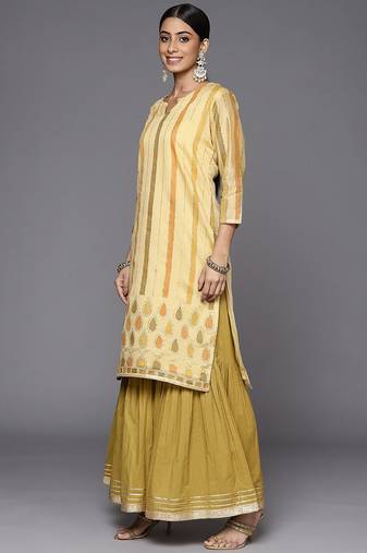 Women Printed Regular Mukaish Kurta with Sharara & With Dupatta