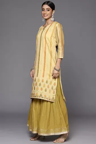 Women Printed Regular Mukaish Kurta with Sharara & With Dupatta