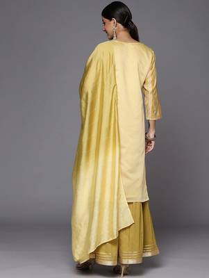 Women Printed Regular Mukaish Kurta with Sharara & With Dupatta 7
