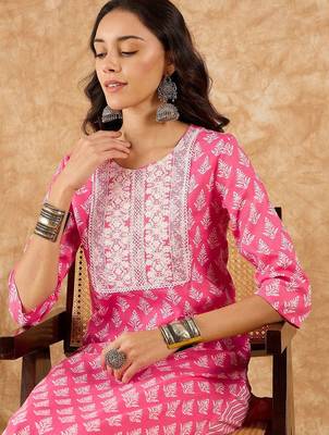 Ethnic Motifs Printed Straight Thread Work Kurta with Trousers 2