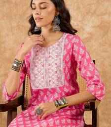 Ethnic Motifs Printed Straight Thread Work Kurta with Trousers
