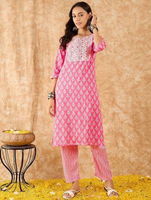 Ethnic Motifs Printed Straight Thread Work Kurta with Trousers 3