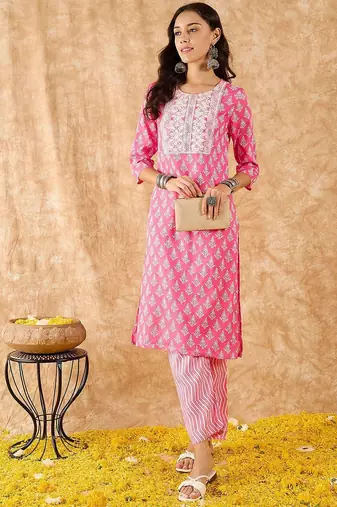 Ethnic Motifs Printed Straight Thread Work Kurta with Trousers