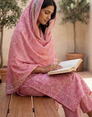 Women Floral Printed Regular  Cotton Kurta with Trousers & With Dupatta 2