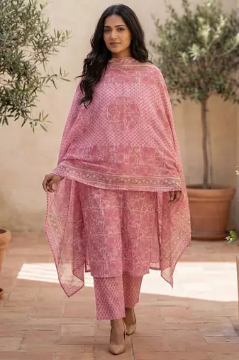 Women Floral Printed Regular  Cotton Kurta with Trousers & With Dupatta
