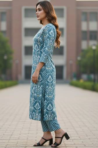 Women Floral Printed Regular Pure Cotton Kurta with Trousers & With Dupatta