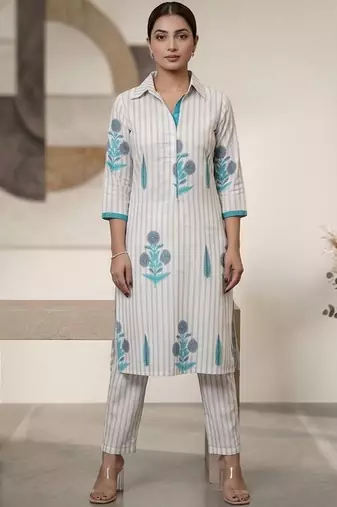 Women Printed Regular Kurta with Trousers