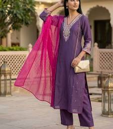 Women Ethnic Motifs Embroidered Regular Kurta with Trousers & With Dupatta
