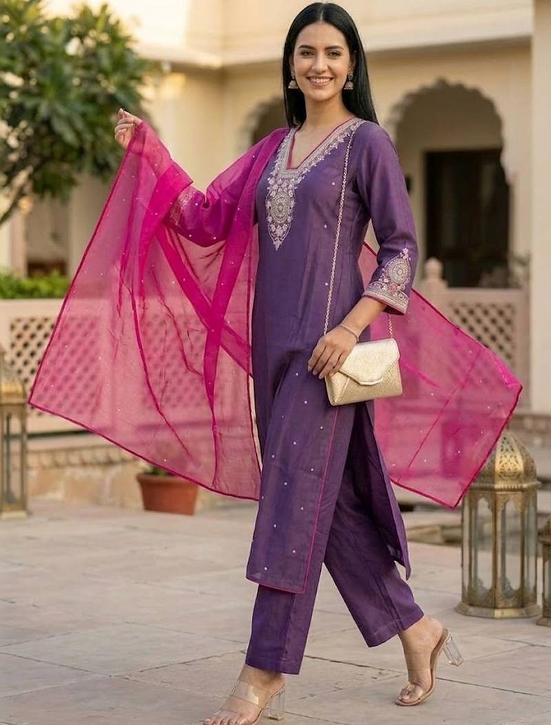 Women Ethnic Motifs Embroidered Regular Kurta with Trousers & With Dupatta