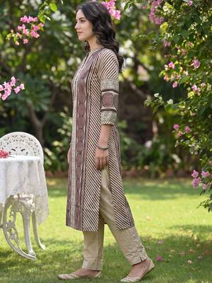 Women Printed Regular Mirror Work  Cotton Kurta with Trousers 4