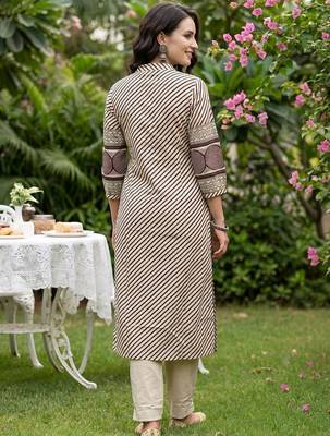 Women Printed Regular Mirror Work  Cotton Kurta with Trousers 5