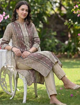 Women Printed Regular Mirror Work  Cotton Kurta with Trousers 6