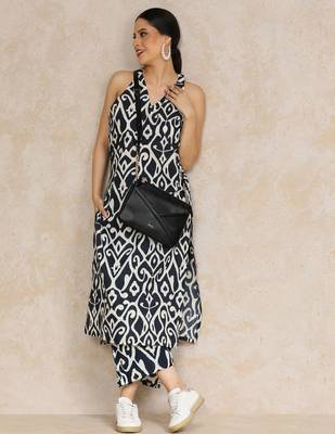 Women Printed Regular Pure Cotton Kurta with Trousers 1