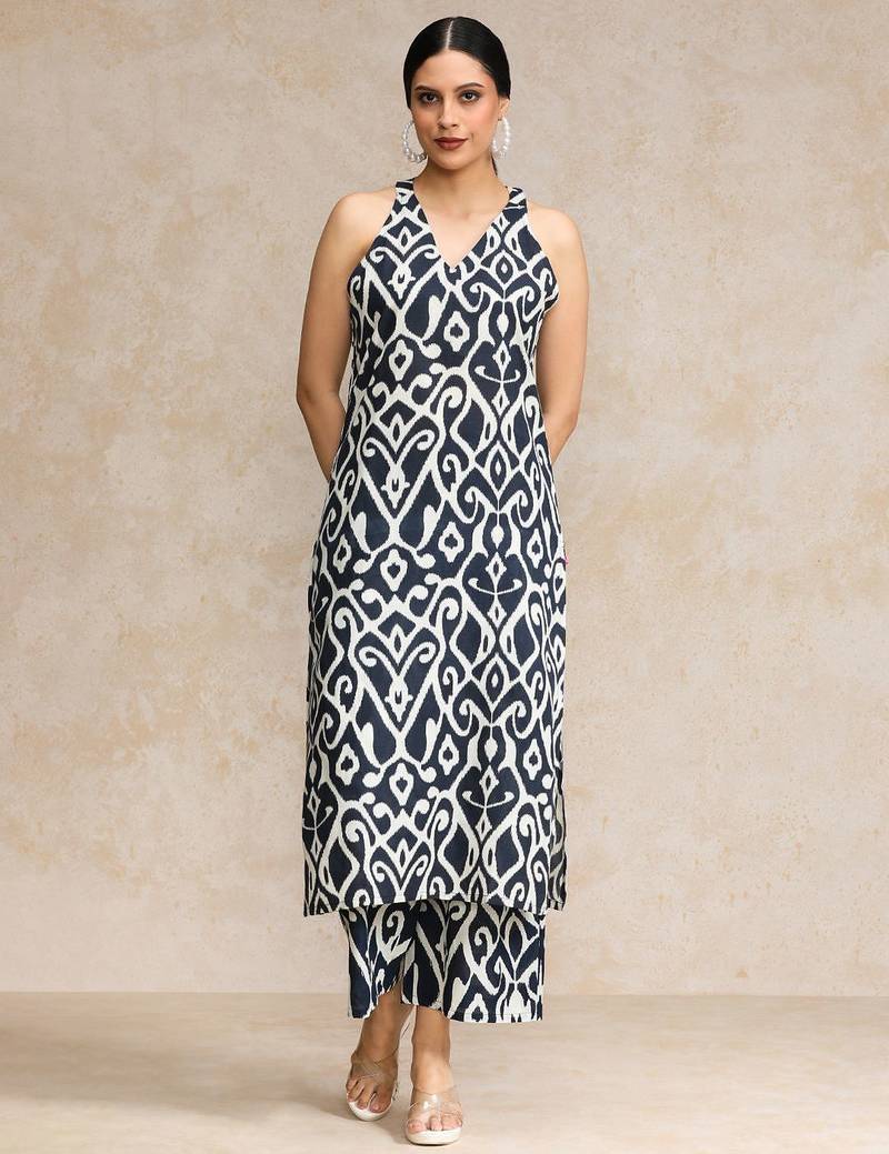 Women Printed Regular Pure Cotton Kurta with Trousers
