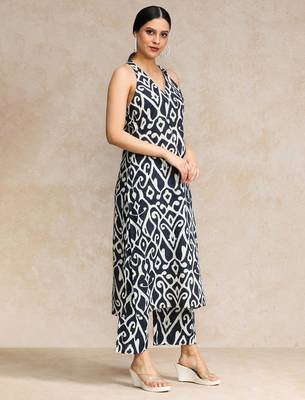 Women Printed Regular Pure Cotton Kurta with Trousers 3