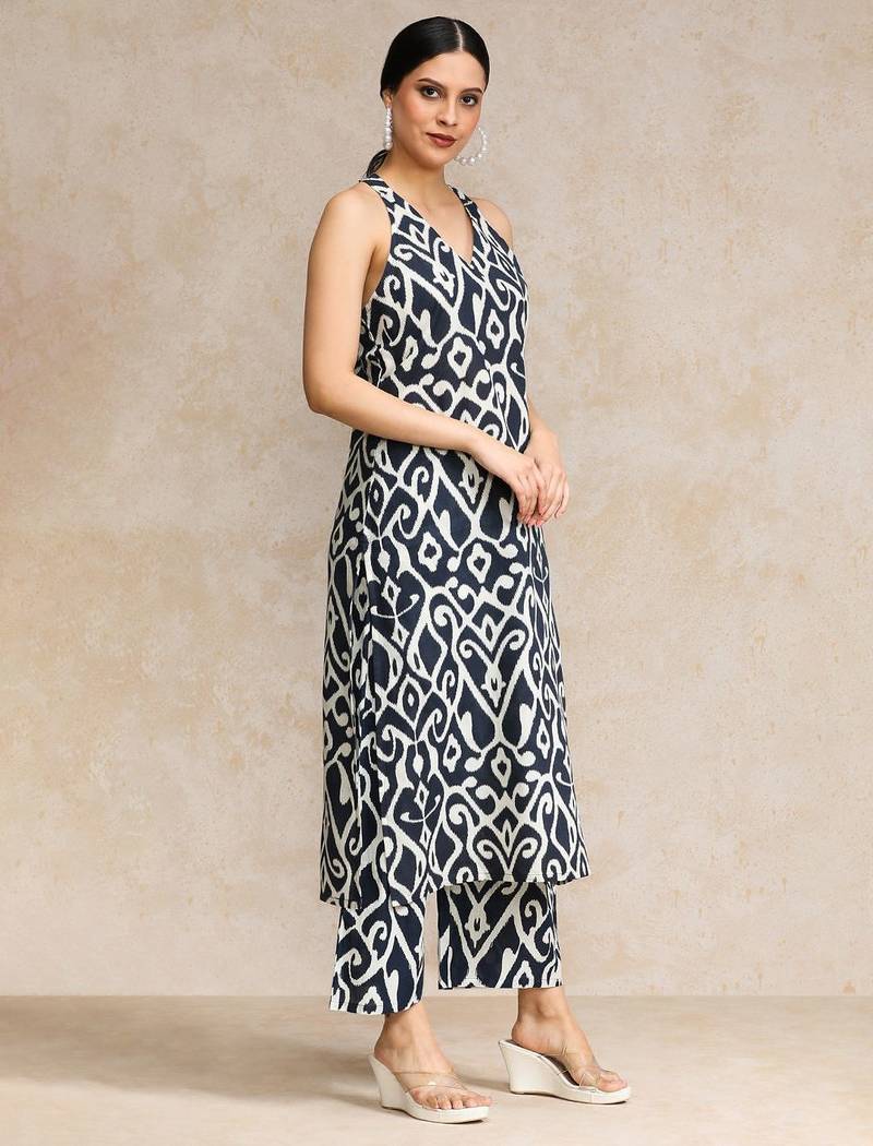 Women Printed Regular Pure Cotton Kurta with Trousers