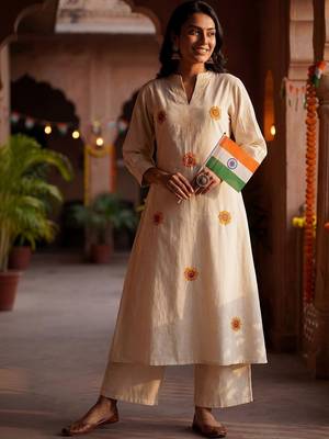 Women Floral Embroidered Regular Thread Work Pure Cotton Kurta with Palazzos 3