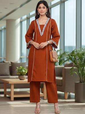 Women Ethnic Motifs Embroidered Regular Thread Work Kurta with Trousers 3