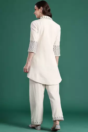 Ethnic Motifs Embroidered Thread Work Kurti with Trousers