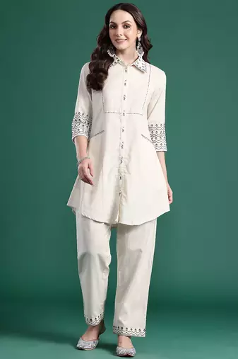 Ethnic Motifs Embroidered Thread Work Kurti with Trousers