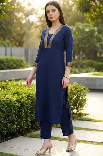 Women Regular Thread Work Kurta with Trousers