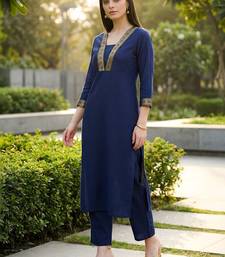 Women Regular Thread Work Kurta with Trousers
