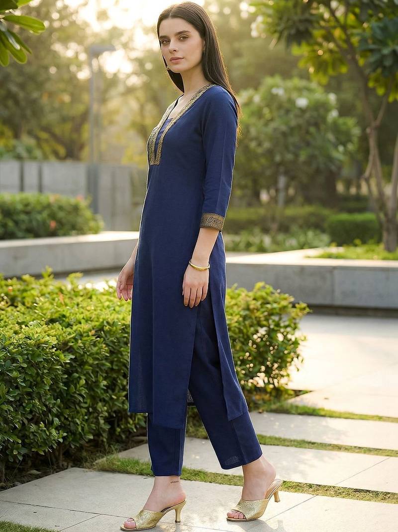 Women Regular Thread Work Kurta with Trousers