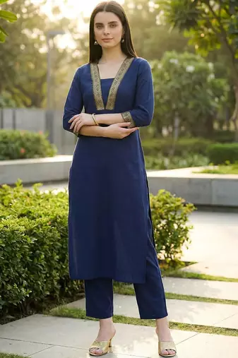 Women Regular Thread Work Kurta with Trousers