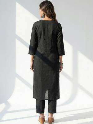 Women Ethnic Motifs Embroidered Regular Thread Work Kurta with Trousers 2