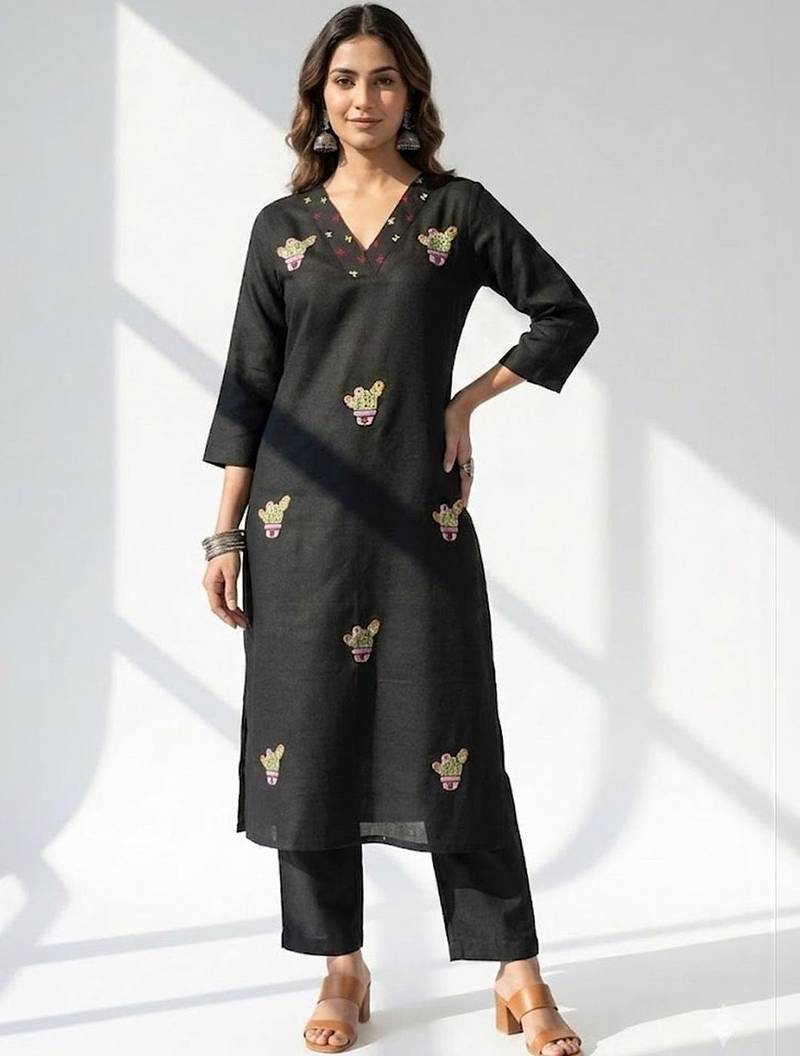 Women Ethnic Motifs Embroidered Regular Thread Work Kurta with Trousers