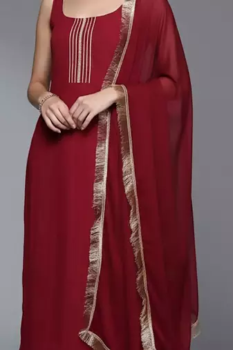 Women Regular Thread Work Silk Crepe Kurta with Trousers & With Dupatta