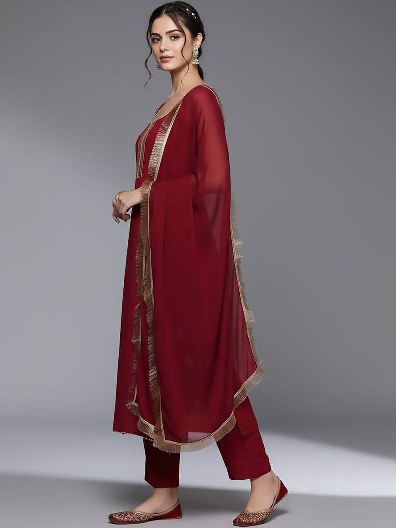 Women Regular Thread Work Silk Crepe Kurta with Trousers & With Dupatta