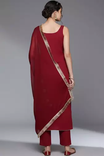 Women Regular Thread Work Silk Crepe Kurta with Trousers & With Dupatta
