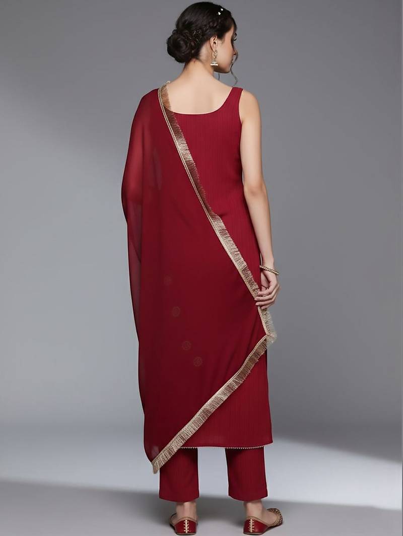 Women Regular Thread Work Silk Crepe Kurta with Trousers & With Dupatta