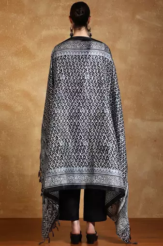 Women Floral Embroidered Kurta with Trousers & Dupatta