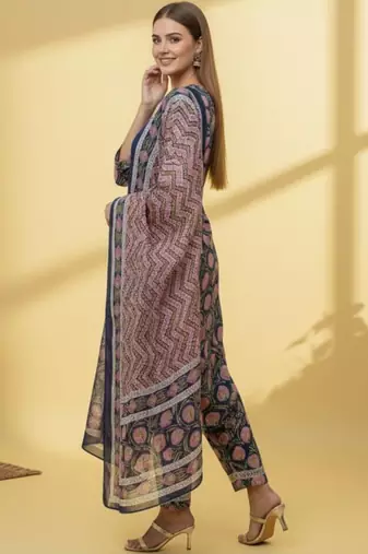 Women Floral Printed Regular Kurta with Trousers & With Dupatta