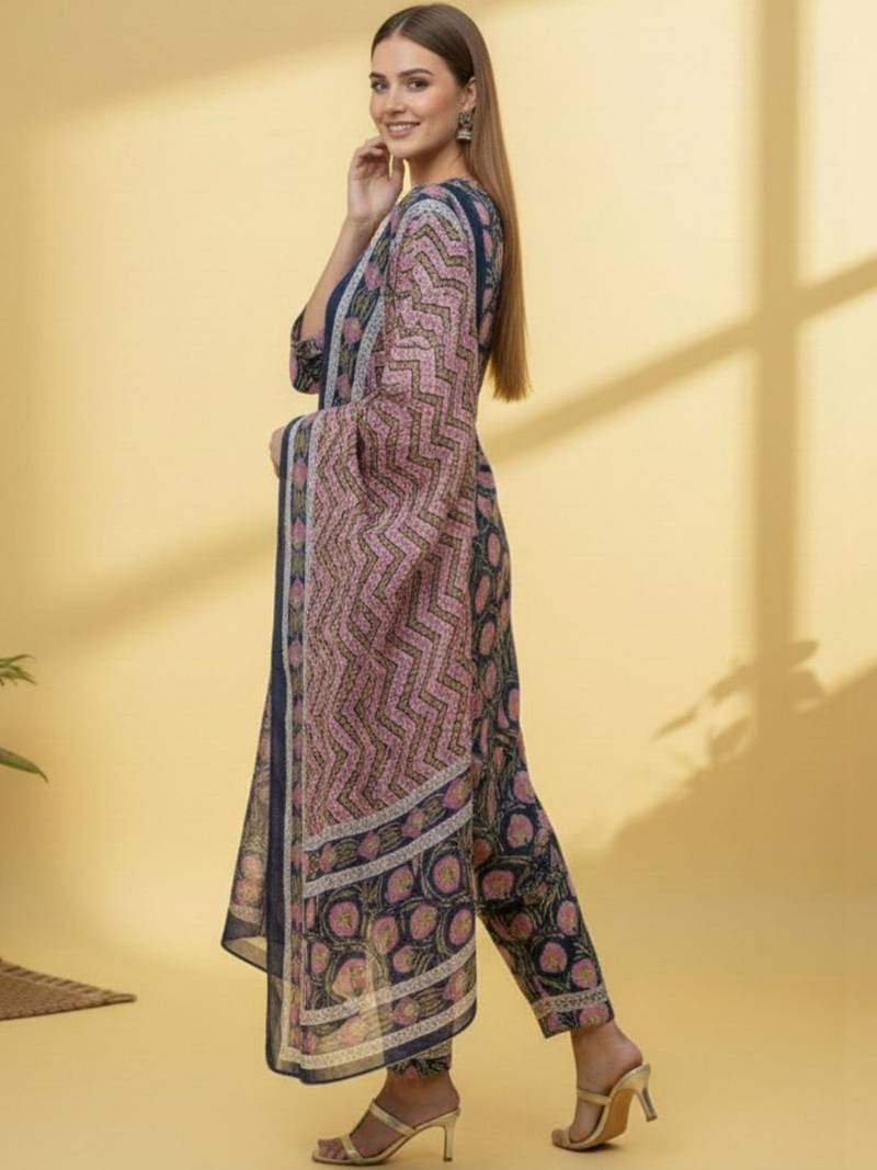 Women Floral Printed Regular Kurta with Trousers & With Dupatta