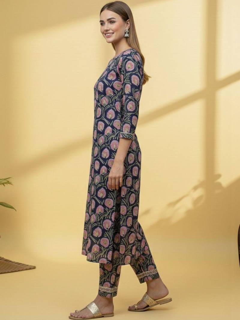 Women Floral Printed Regular Kurta with Trousers & With Dupatta