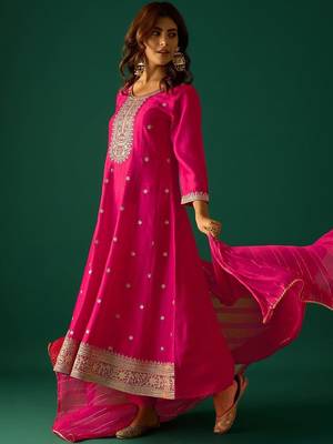 Women Ethnic Motifs Embroidered Panelled Kurta with Trousers & Dupatta 3
