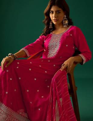 Women Ethnic Motifs Embroidered Panelled Kurta with Trousers & Dupatta 7