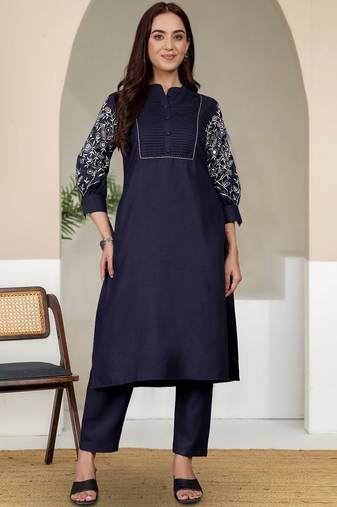 Women Embroidered Balloon Sleeve Kurta With Trouser