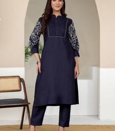 Women Embroidered Balloon Sleeve Kurta With Trouser