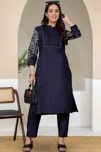 Women Embroidered Balloon Sleeve Kurta With Trouser