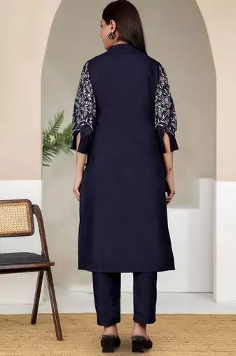 Women Embroidered Balloon Sleeve Kurta With Trouser
