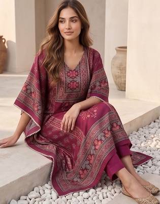 Women Ethnic Motifs Printed Regular Kurta with Trousers 7