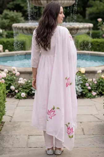 Women Floral Printed Regular Pure Cotton Kurta with Trousers & With Dupatta